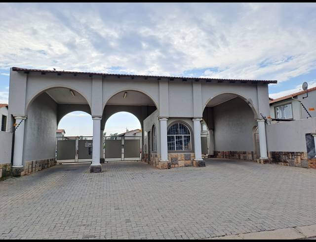 2 BEDROOM APARTMENT FOR SALE IN DALPARK EXT 1